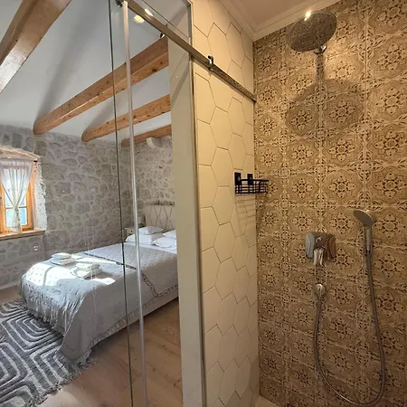 فيلة Retro Stone House Kovacic