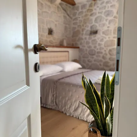 Retro Stone House فيلة *